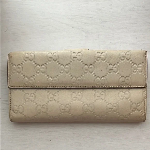 Gucci Cream and Gold Wallet with Iconic Monogram - Picture 2 of 5